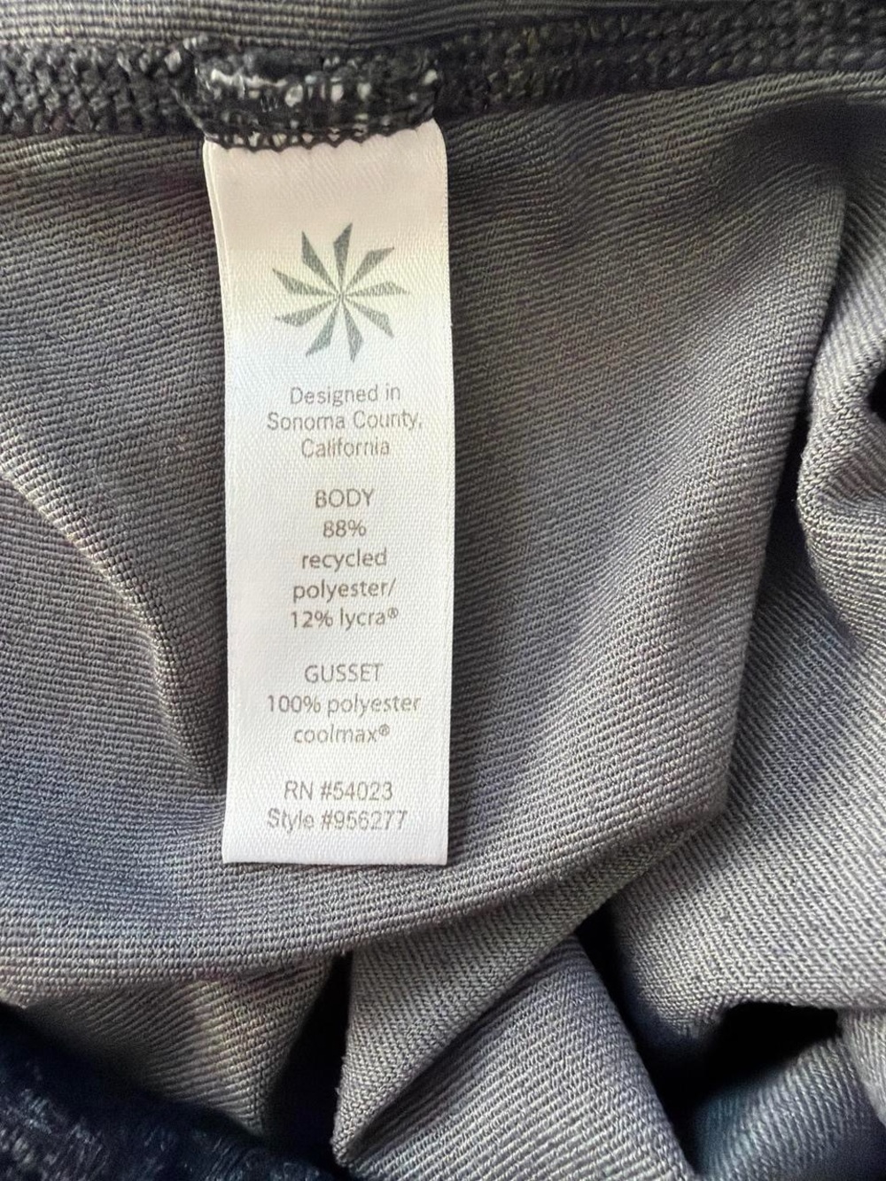 Athleta Women’s Black and Gray Leggings - Picture 5 of 5